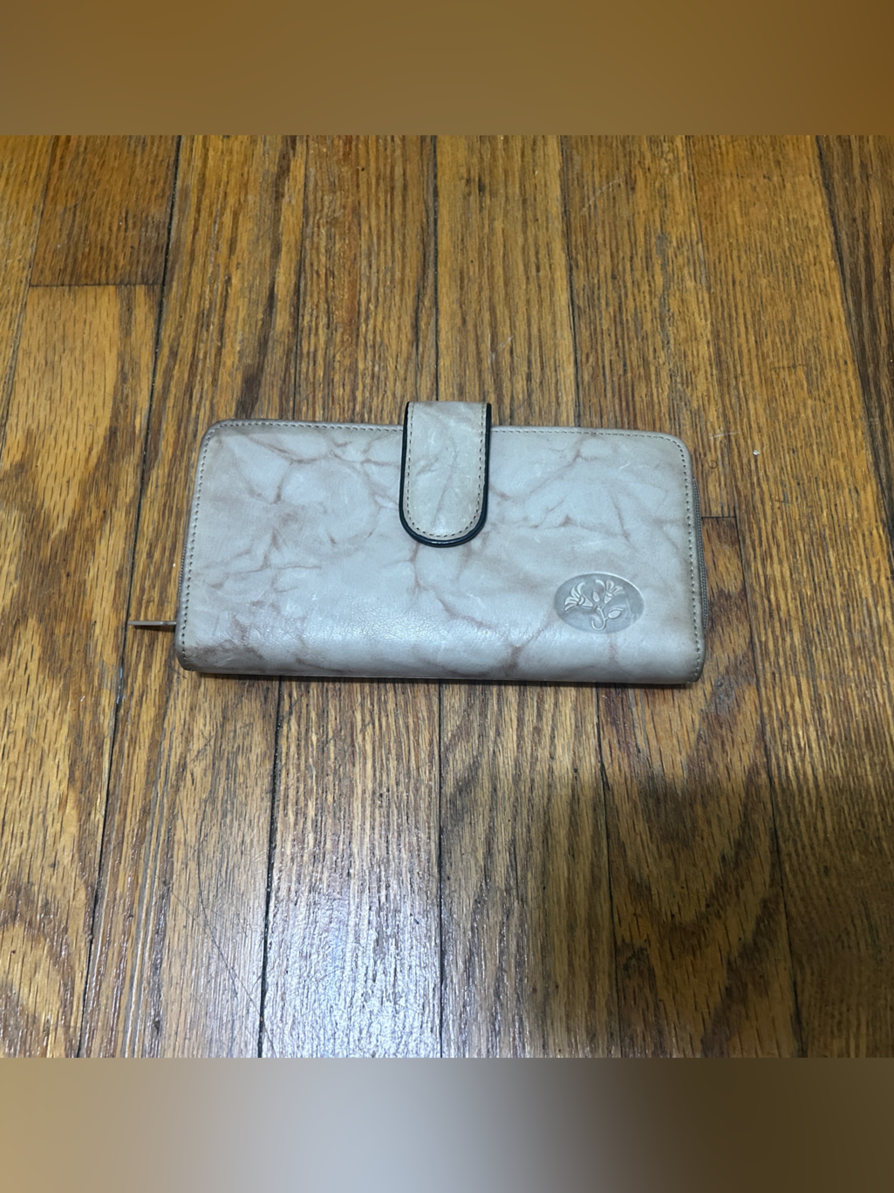 Buxton Beige Leather Wallet Snap Closure Card Holder Womens